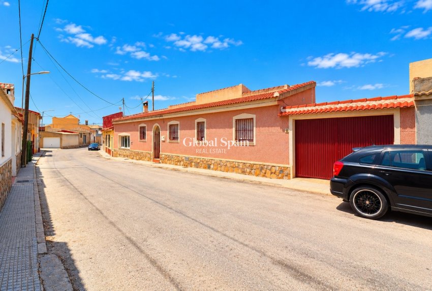 Resale - HOUSE -
BENIJÓFAR - Benijofar - Village