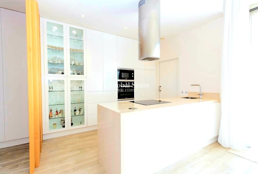 Resale - HOUSE -
BENIJÓFAR - Costa Blanca