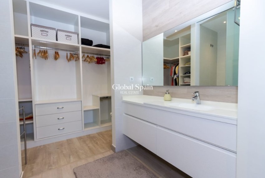 Resale - HOUSE -
BENIJÓFAR - Costa Blanca