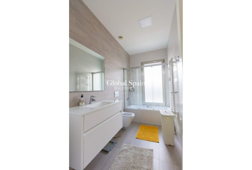 Resale - HOUSE -
BENIJÓFAR - Costa Blanca