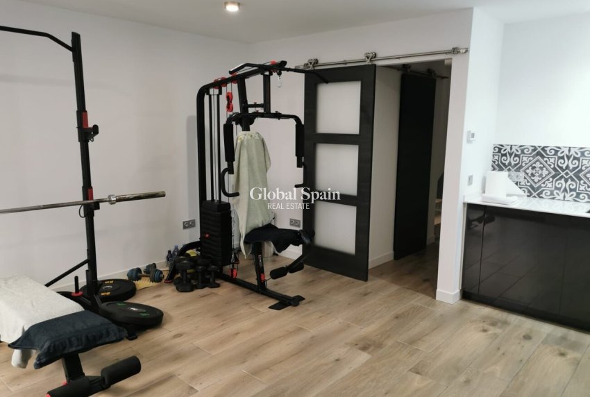 Resale - HOUSE -
BENIJÓFAR - Costa Blanca