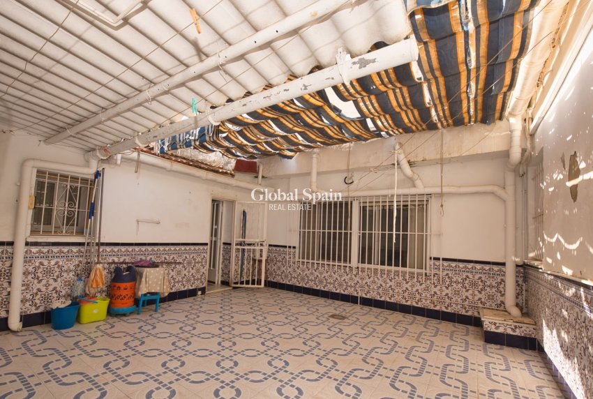 Resale - HOUSE -
BENIJÓFAR - Costa Blanca