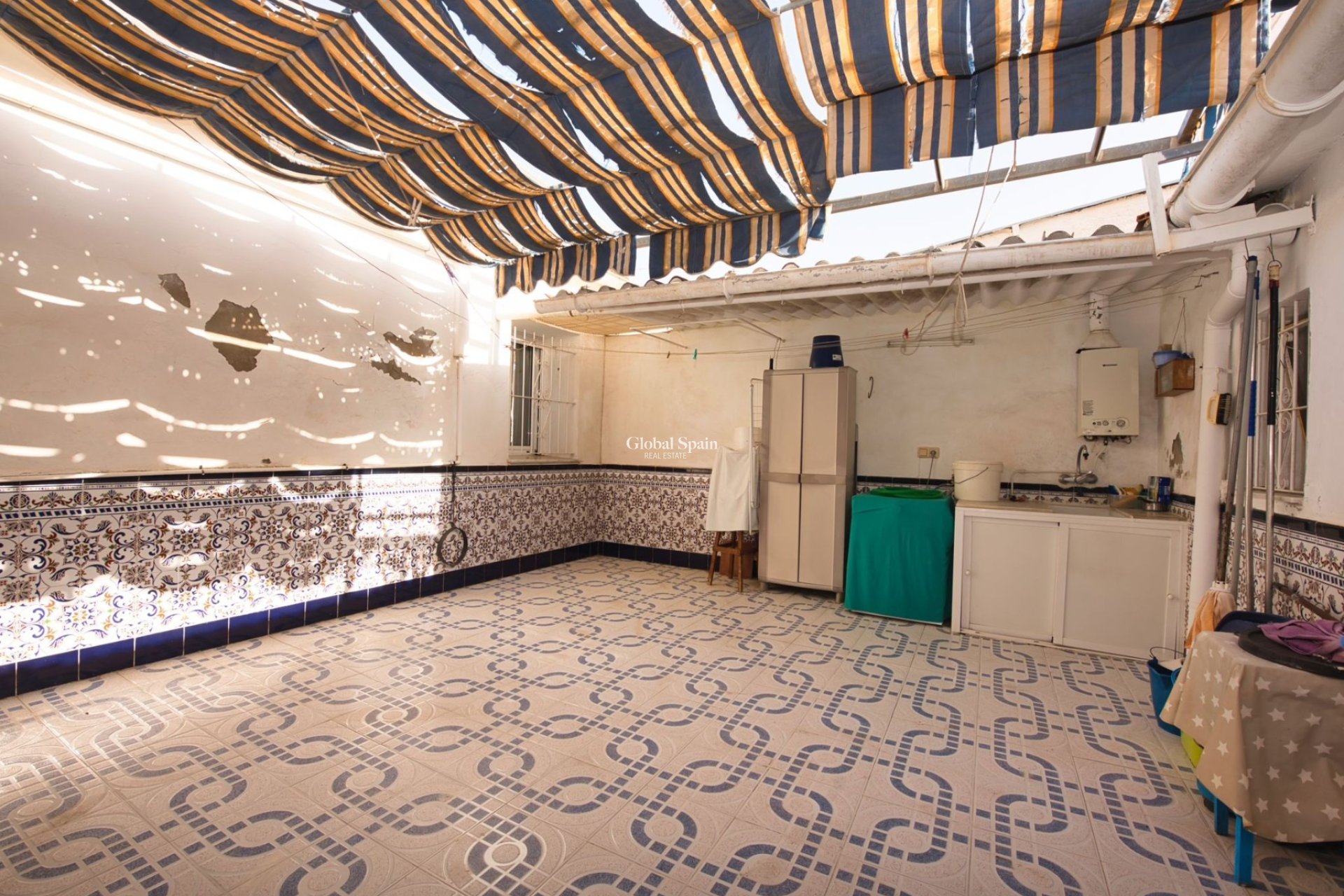 Resale - HOUSE -
BENIJÓFAR - Costa Blanca