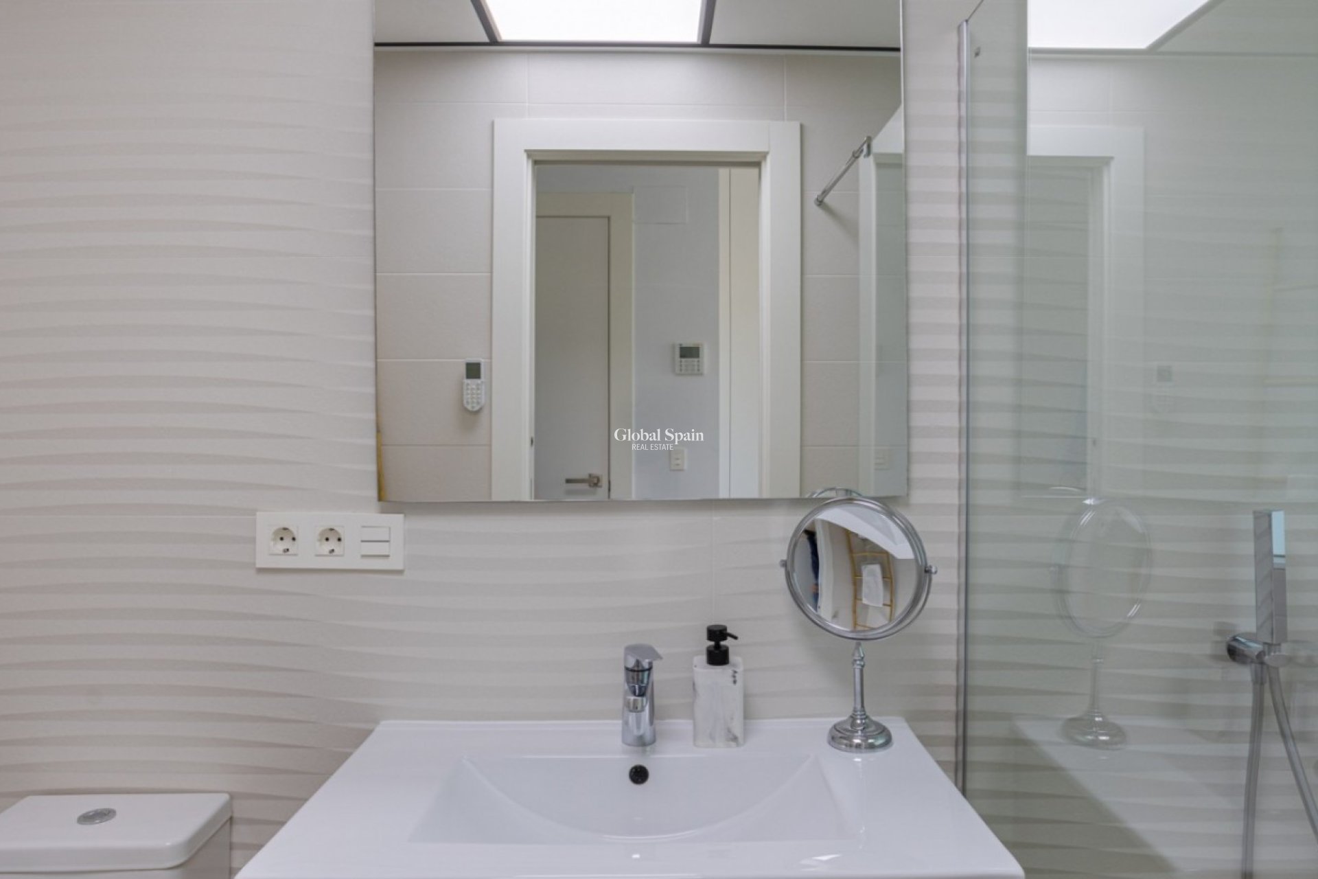 Resale - HOUSE -
BENIJÓFAR - Costa Blanca