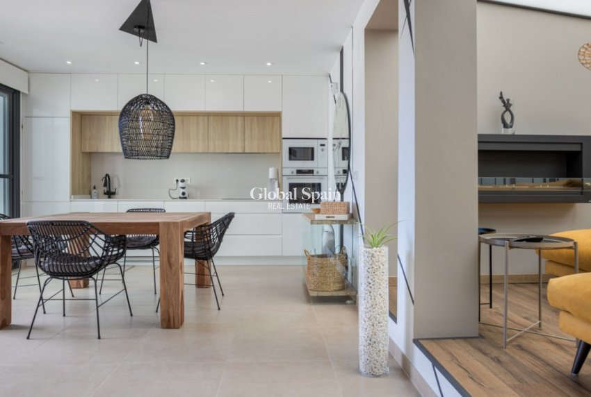 Resale - HOUSE -
BENIJÓFAR - Costa Blanca