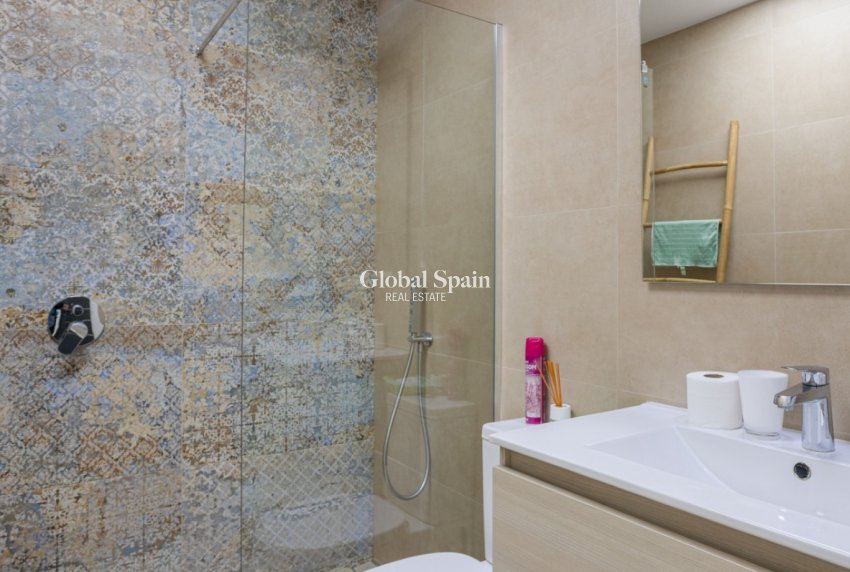 Resale - HOUSE -
BENIJÓFAR - Costa Blanca