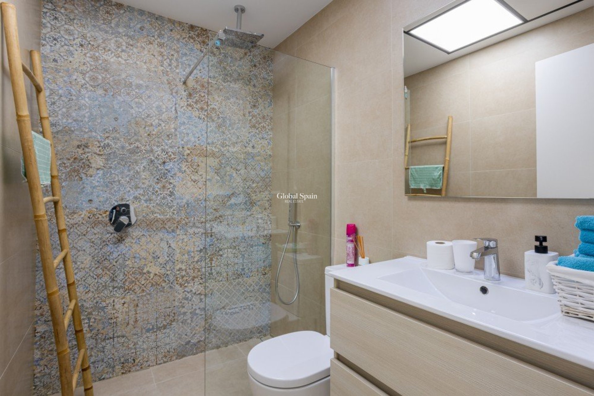 Resale - HOUSE -
BENIJÓFAR - Costa Blanca