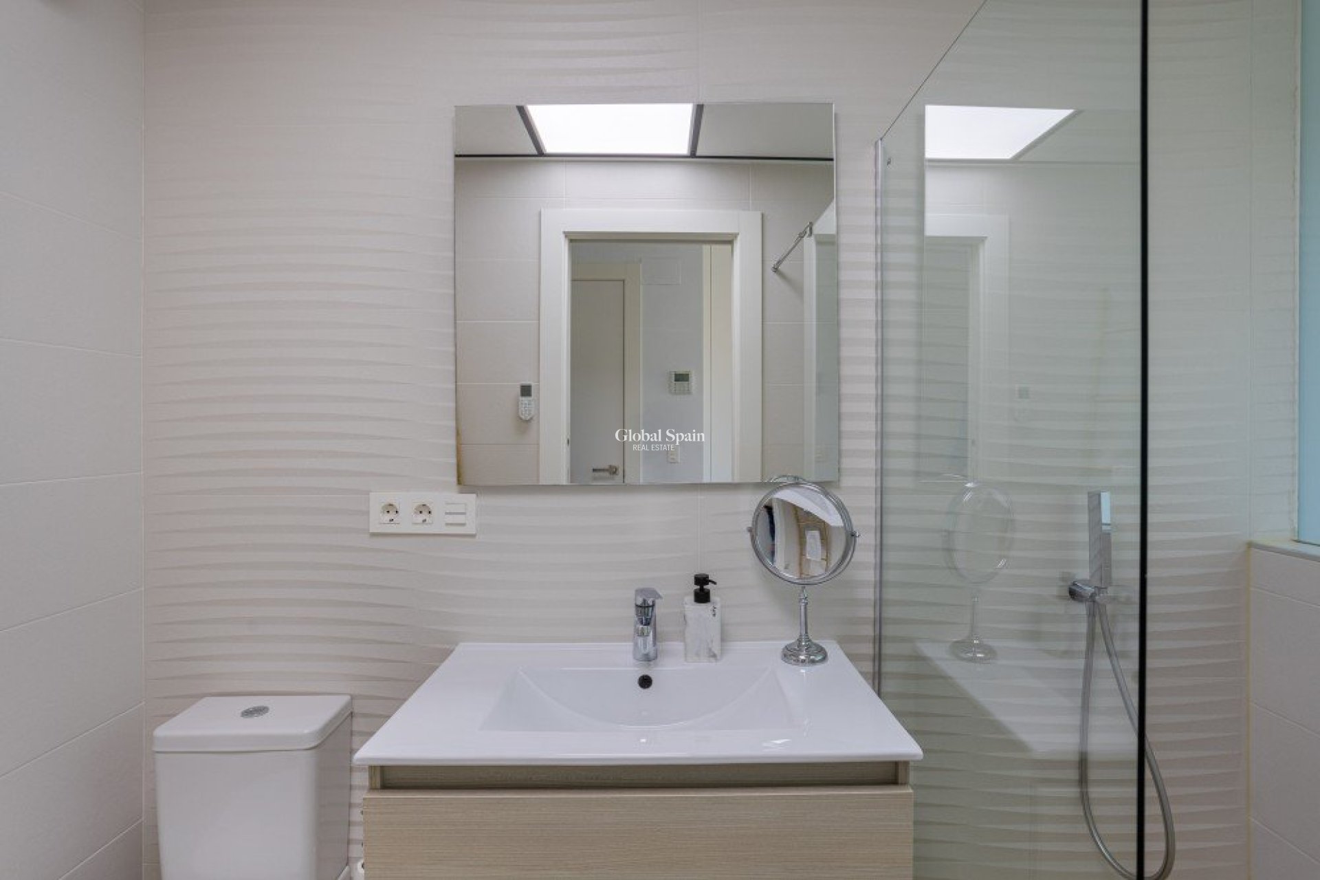 Resale - HOUSE -
BENIJÓFAR - Costa Blanca