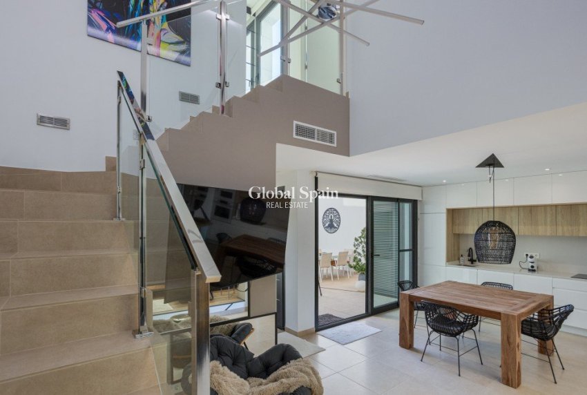 Resale - HOUSE -
BENIJÓFAR - Costa Blanca