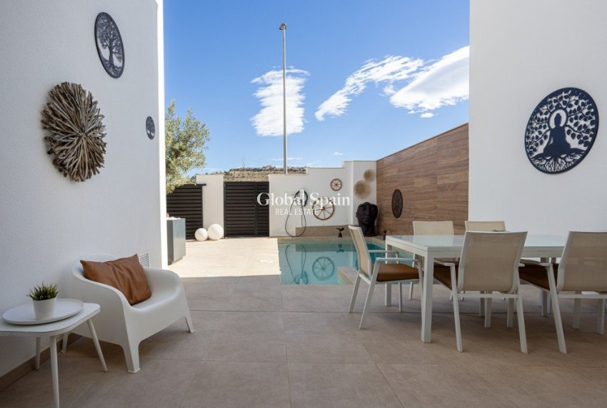 Resale - HOUSE -
BENIJÓFAR - Costa Blanca
