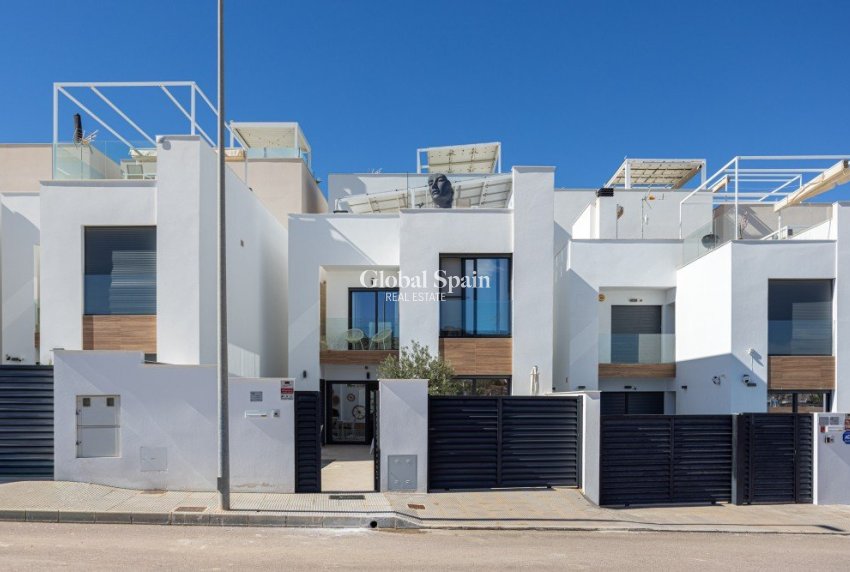 Resale - HOUSE -
BENIJÓFAR - Costa Blanca