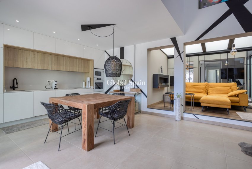 Resale - HOUSE -
BENIJÓFAR - Costa Blanca
