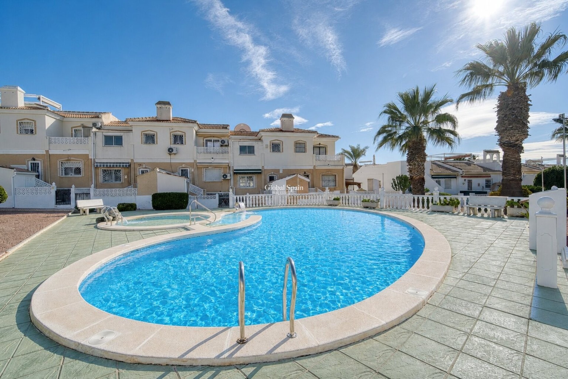 Resale - HOUSE -
Benijofar - Monte Azul