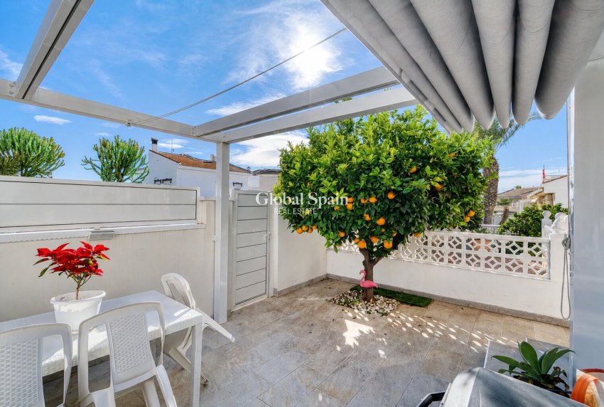 Resale - HOUSE -
Benijofar - Monte Azul