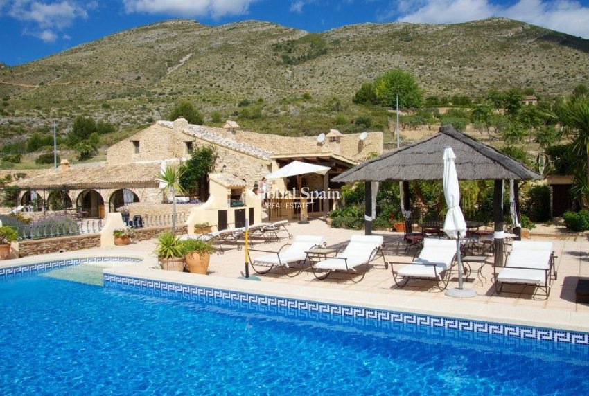 Resale - HOUSE -
BENISSA - Costa Blanca