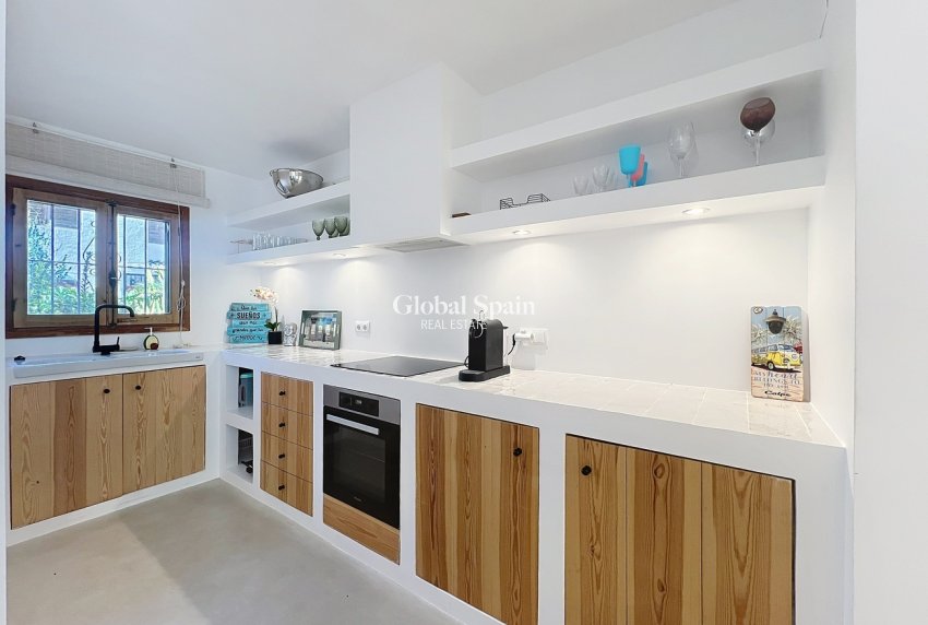 Resale - HOUSE -
BENISSA - Costa Blanca