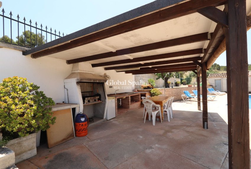 Resale - HOUSE -
BENISSA - Costa Blanca