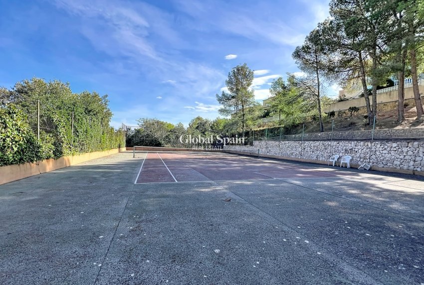 Resale - HOUSE -
BENISSA - Costa Blanca