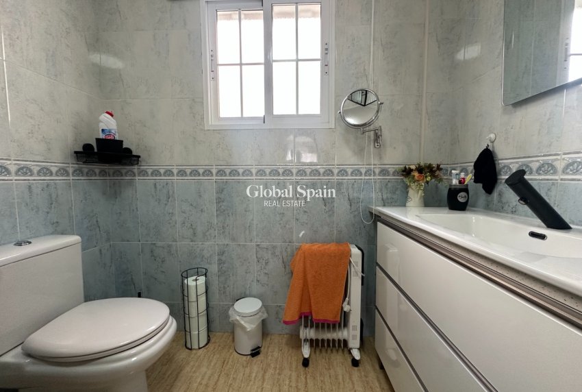 Resale - HOUSE -
BIGASTRO - Inland