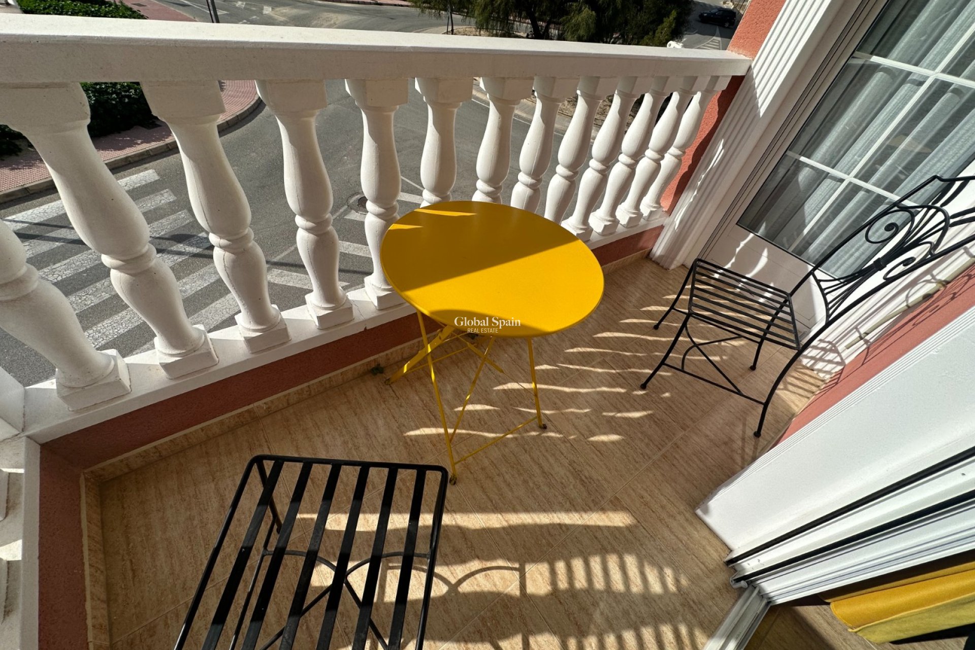 Resale - HOUSE -
BIGASTRO - Inland