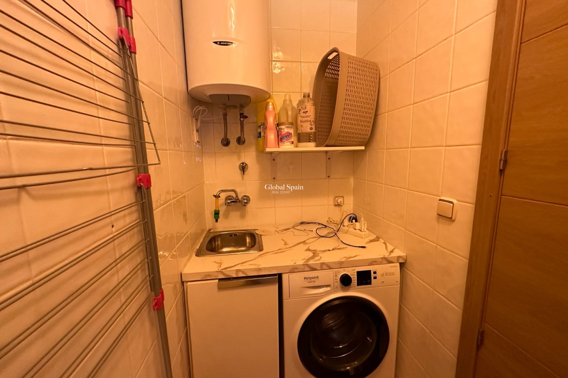 Resale - HOUSE -
BIGASTRO - Inland