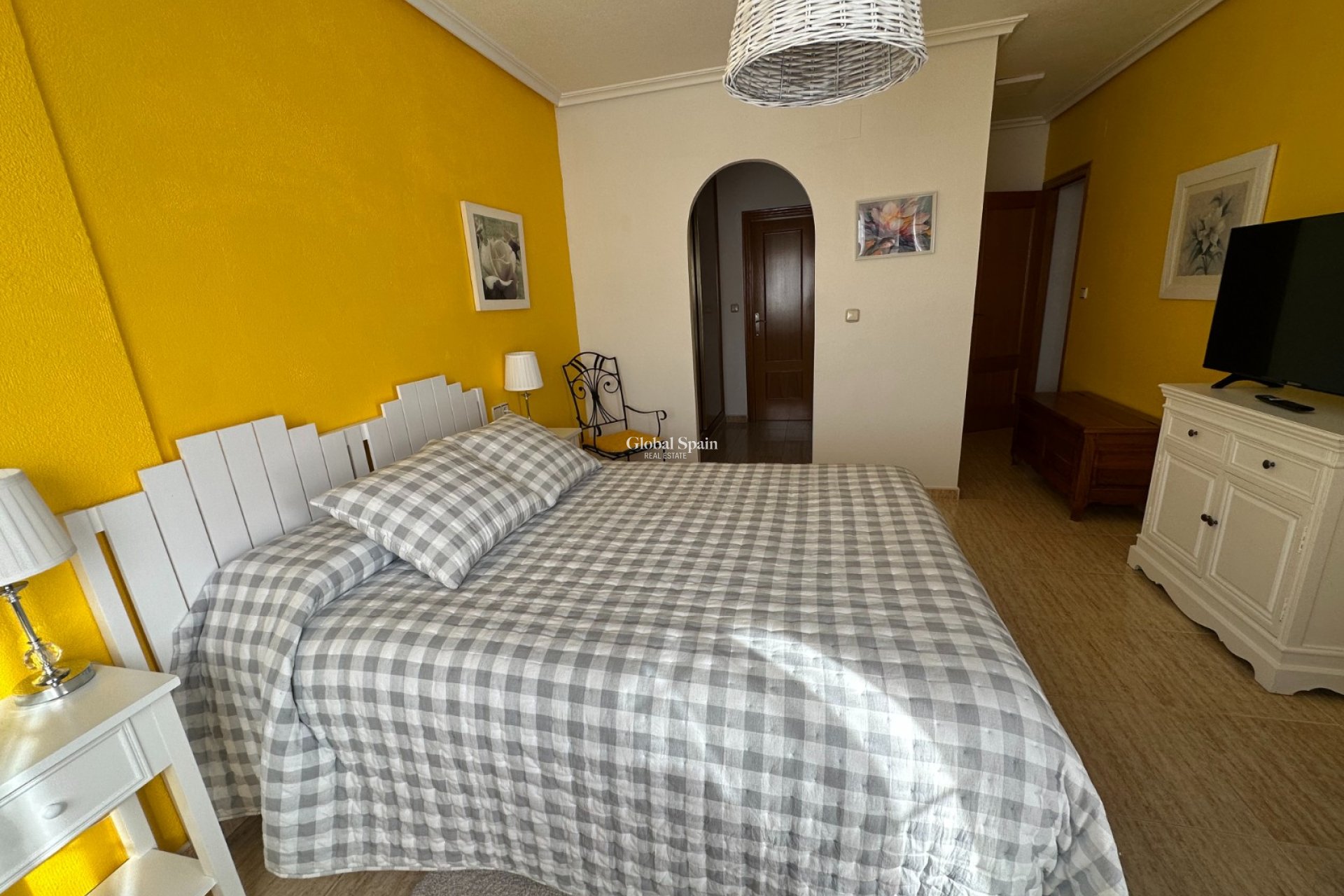 Resale - HOUSE -
BIGASTRO - Inland