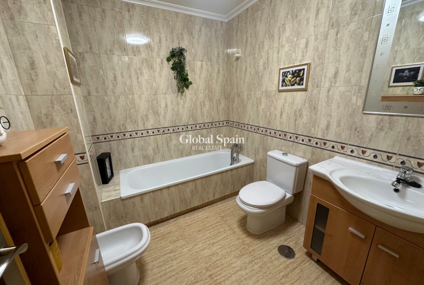 Resale - HOUSE -
BIGASTRO - Inland