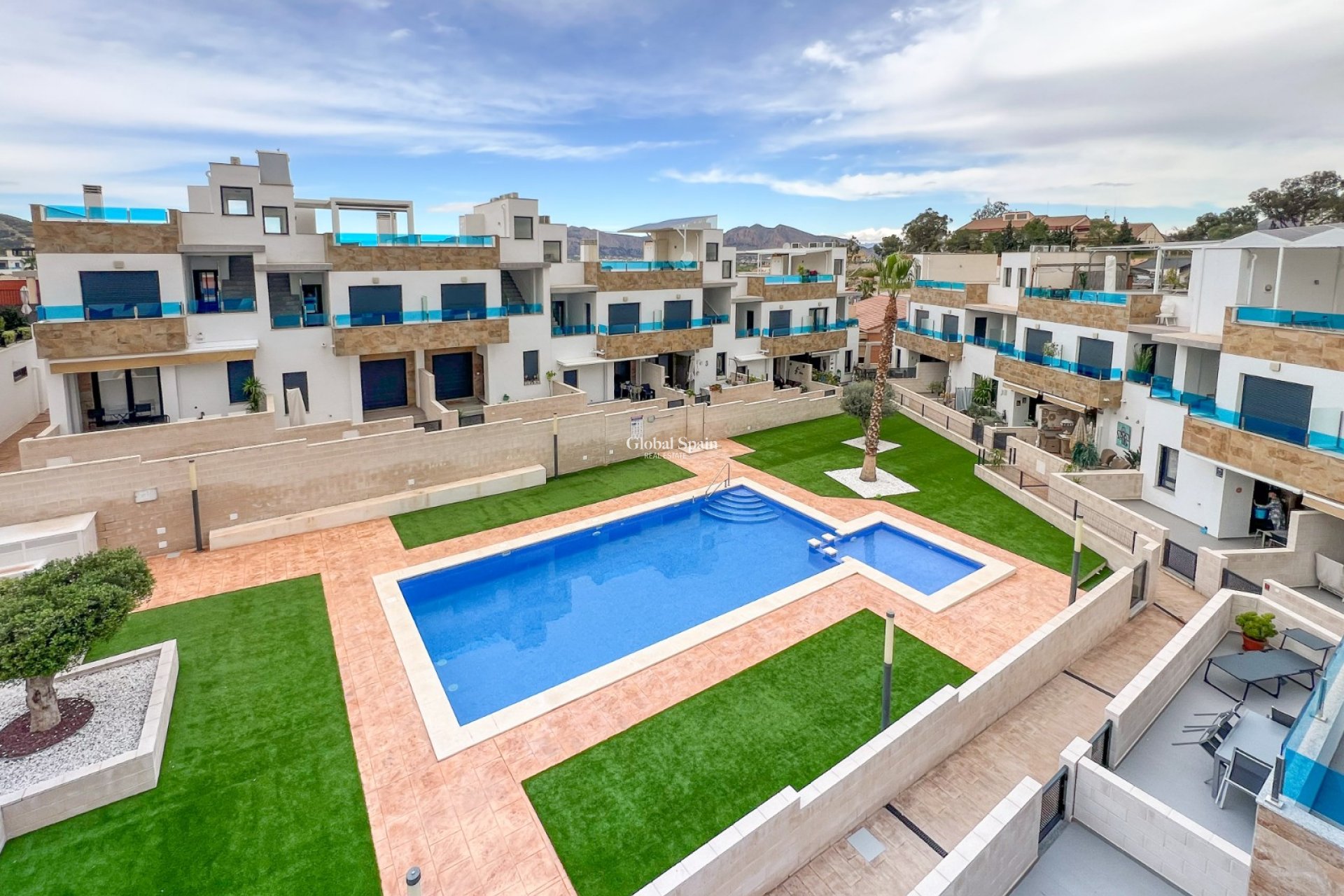 Resale - House -
BIGASTRO