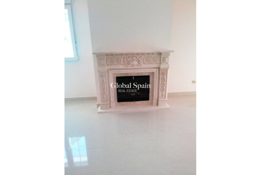 Resale - HOUSE -
CABO ROIG - Costa Blanca