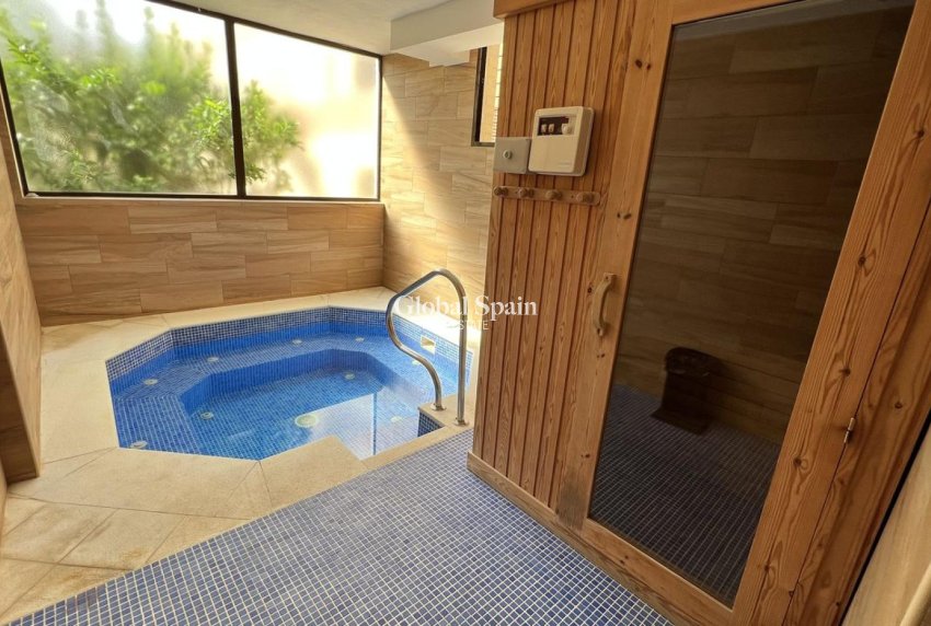 Resale - HOUSE -
CABO ROIG - Costa Blanca