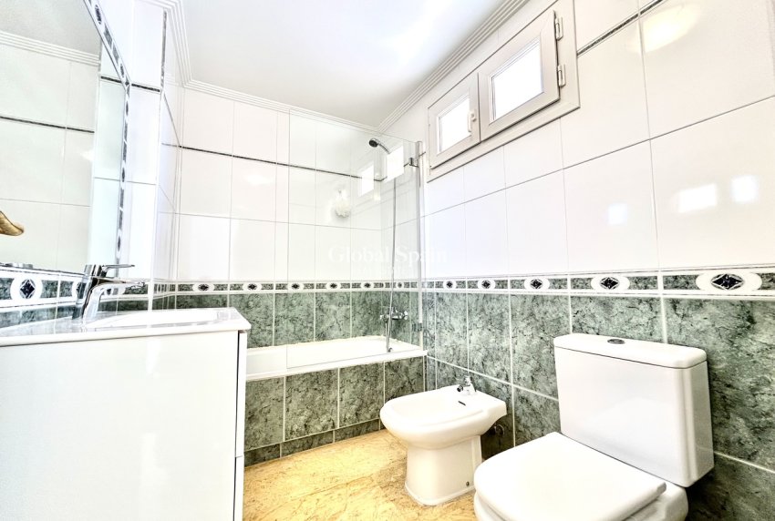 Resale - HOUSE -
CABO ROIG - Costa Blanca