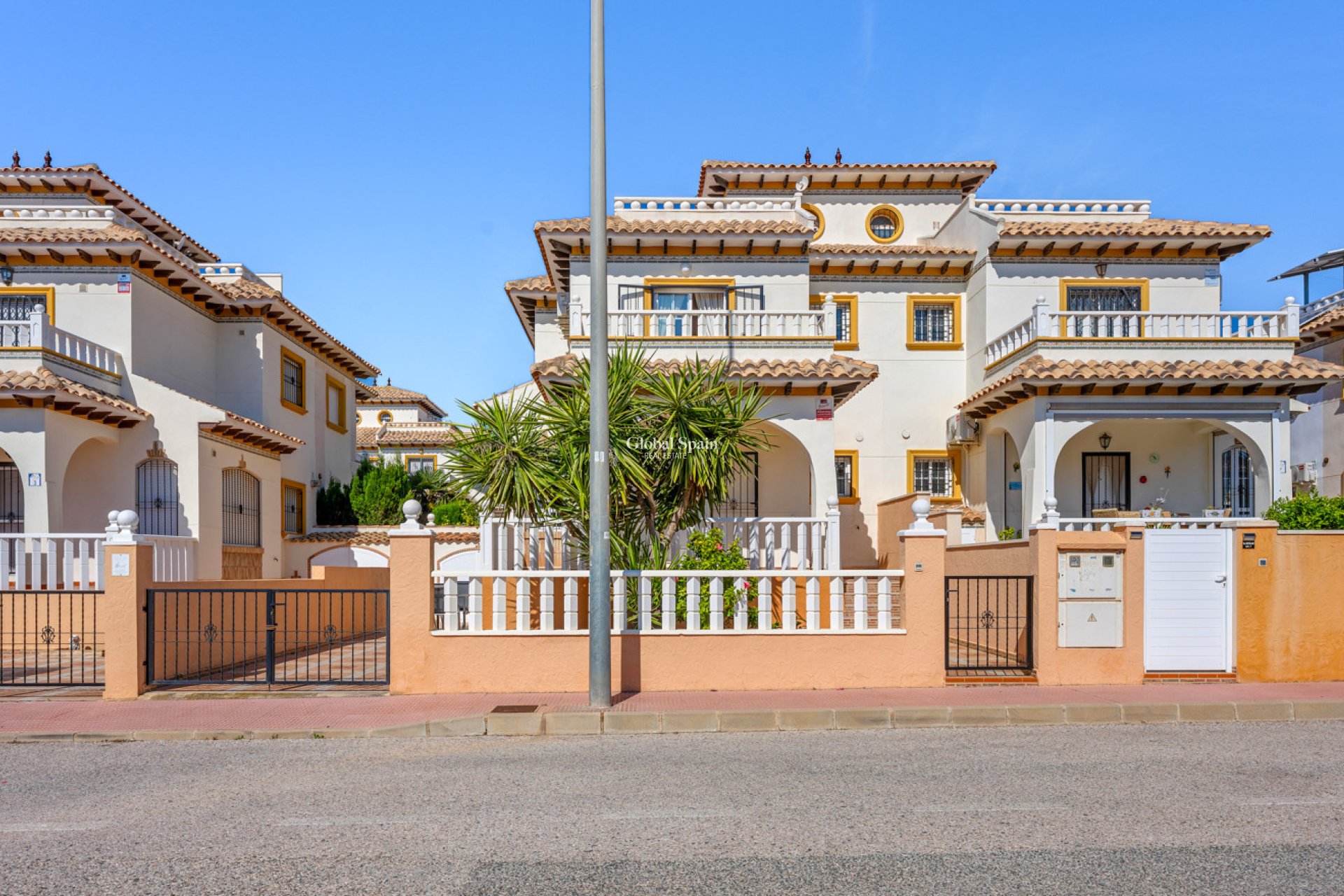 Resale - HOUSE -
CABO ROIG - Costa Blanca