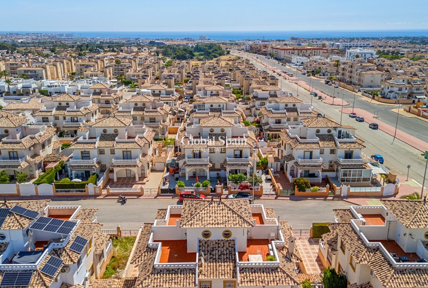 Resale - HOUSE -
CABO ROIG - Costa Blanca