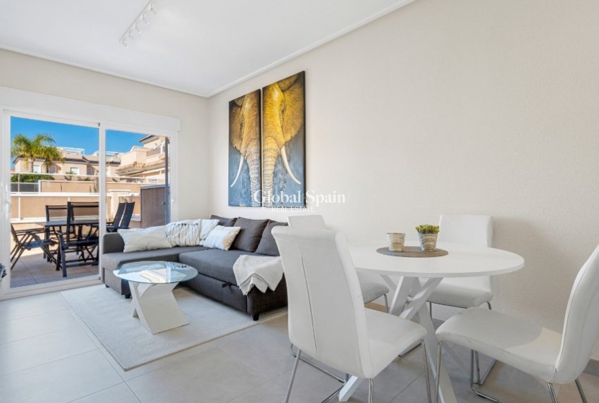 Resale - House -
CABO ROIG - Lomas de Cabo Roig