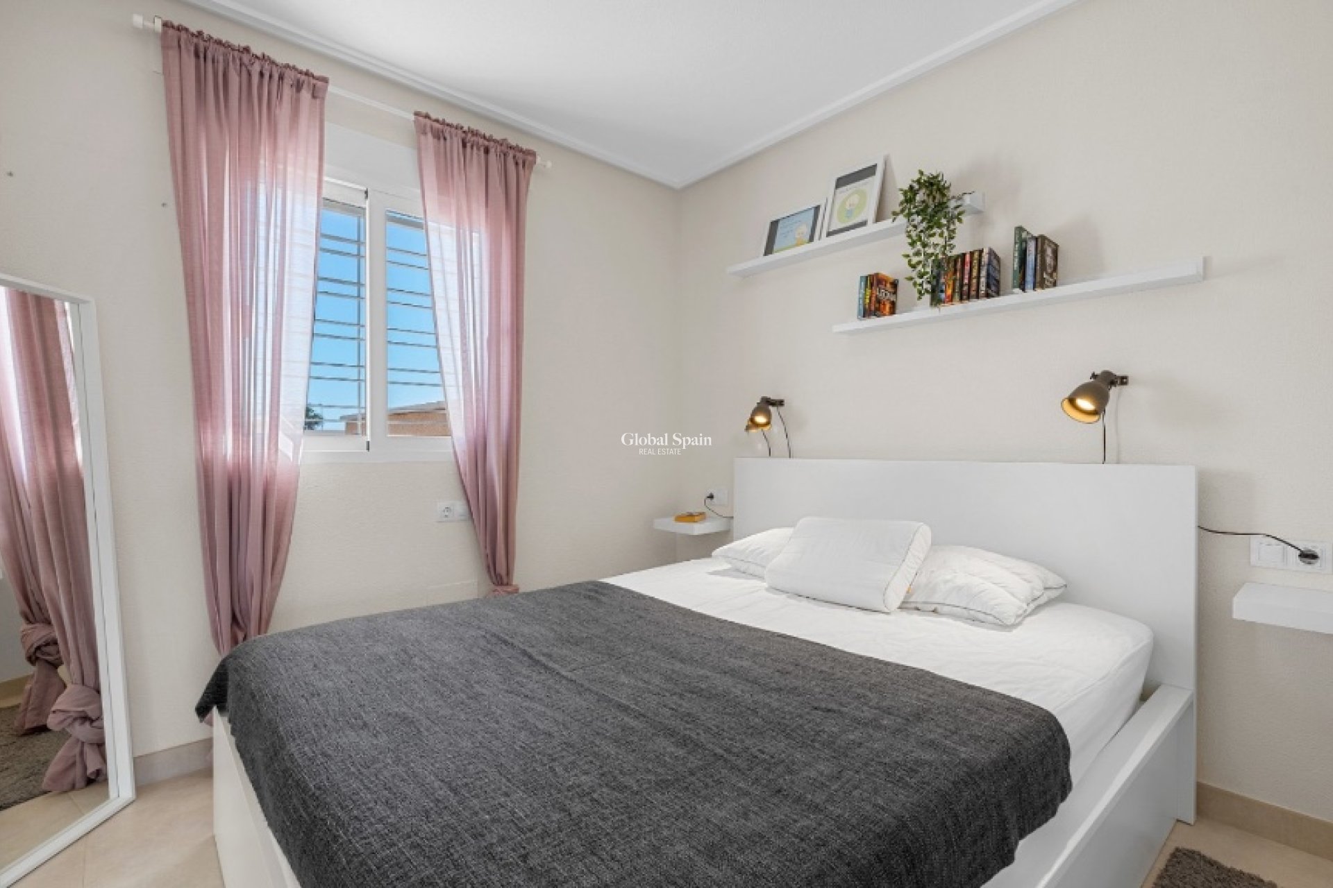 Resale - House -
CABO ROIG - Lomas de Cabo Roig