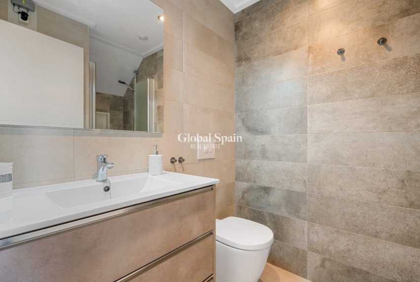 Resale - House -
CABO ROIG - Lomas de Cabo Roig