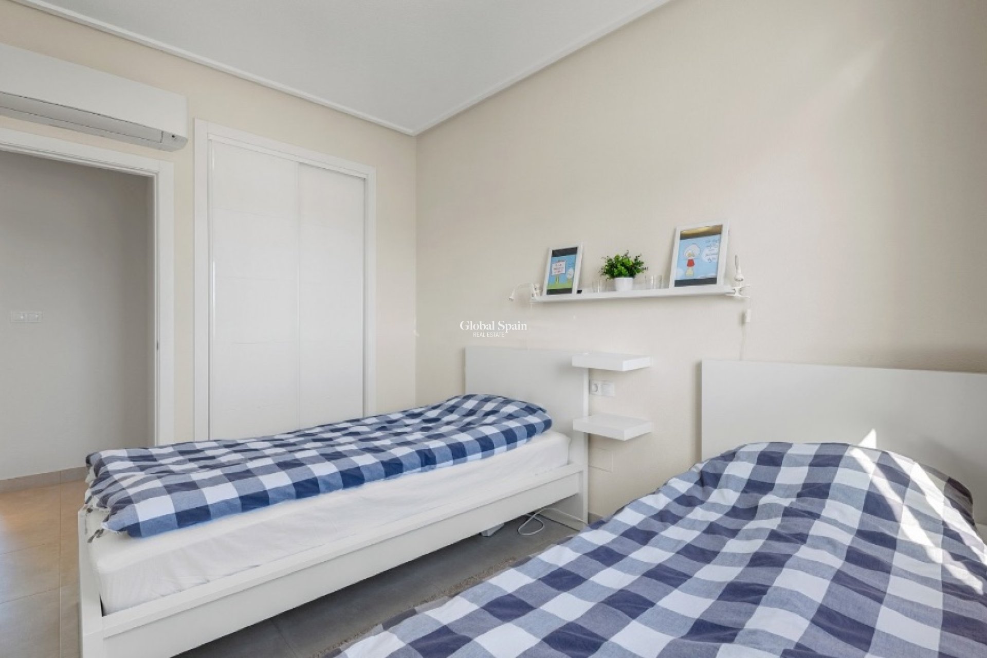 Resale - House -
CABO ROIG - Lomas de Cabo Roig