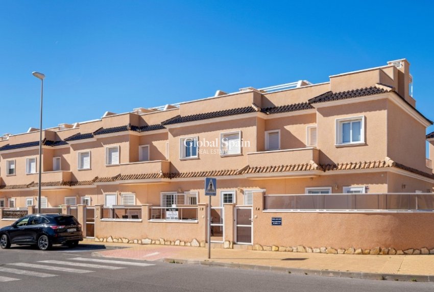 Resale - House -
CABO ROIG - Lomas de Cabo Roig