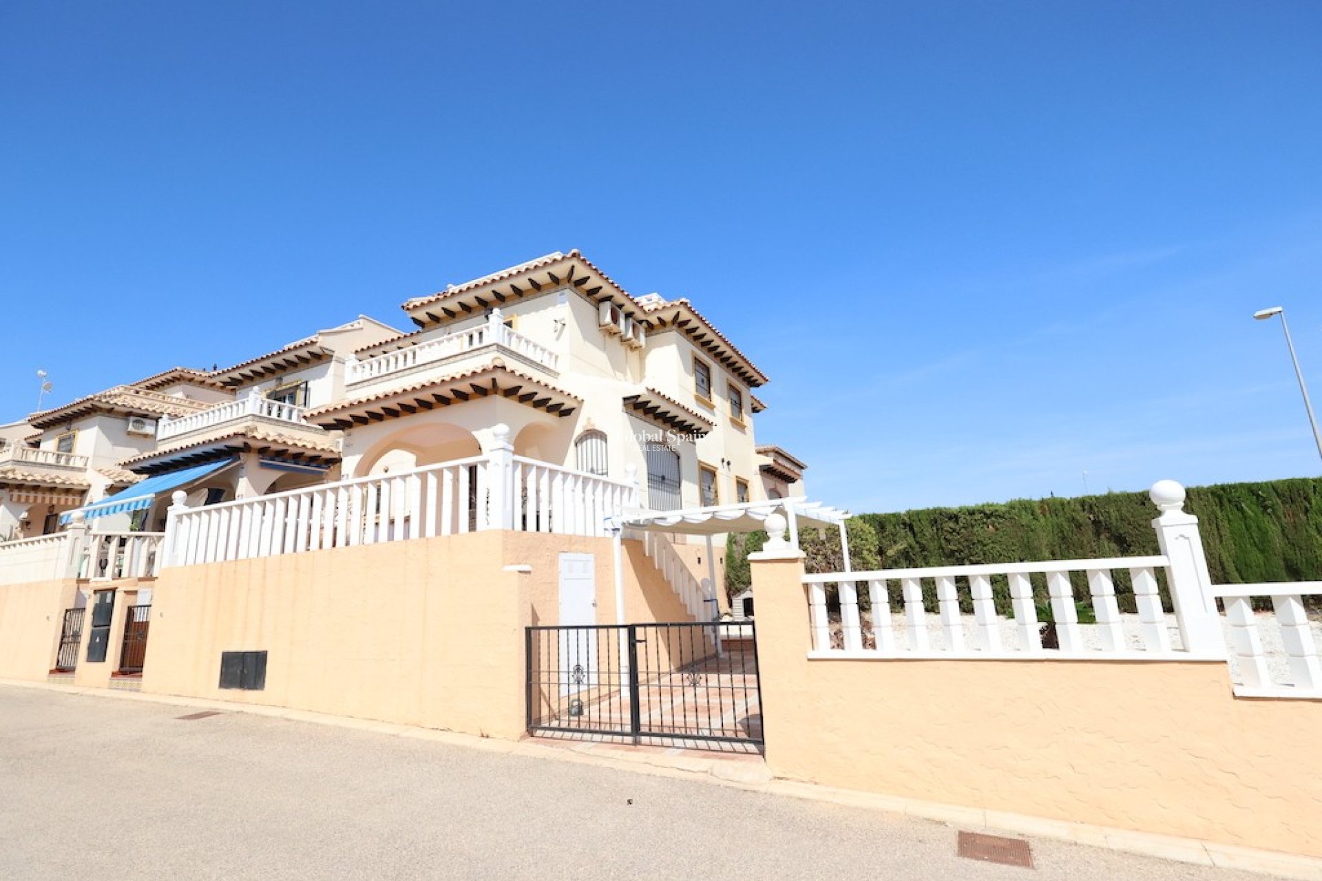 Resale - House -
CABO ROIG - Lomas de Cabo Roig