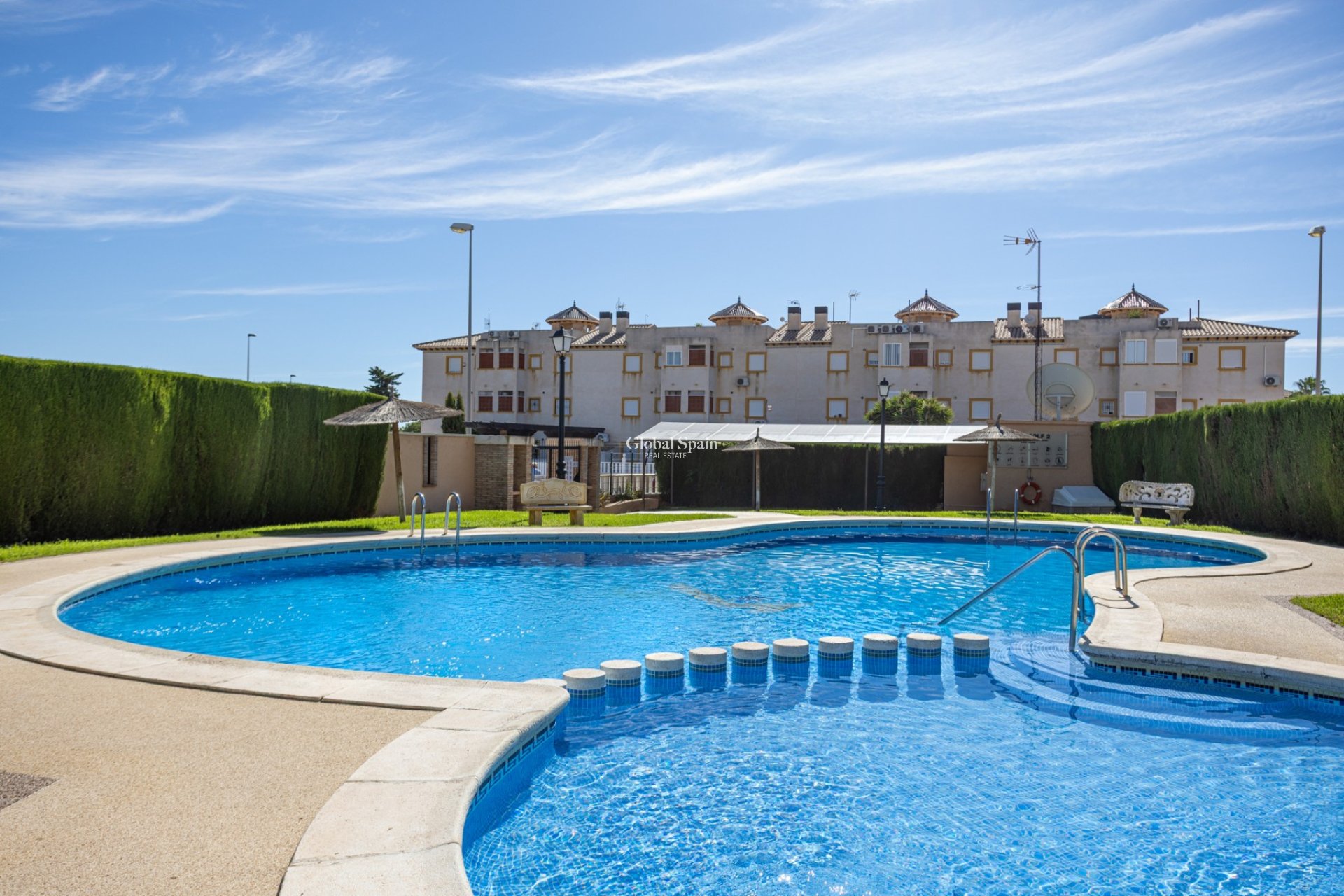 Resale - HOUSE -
CABO ROIG - Orihuela Costa
