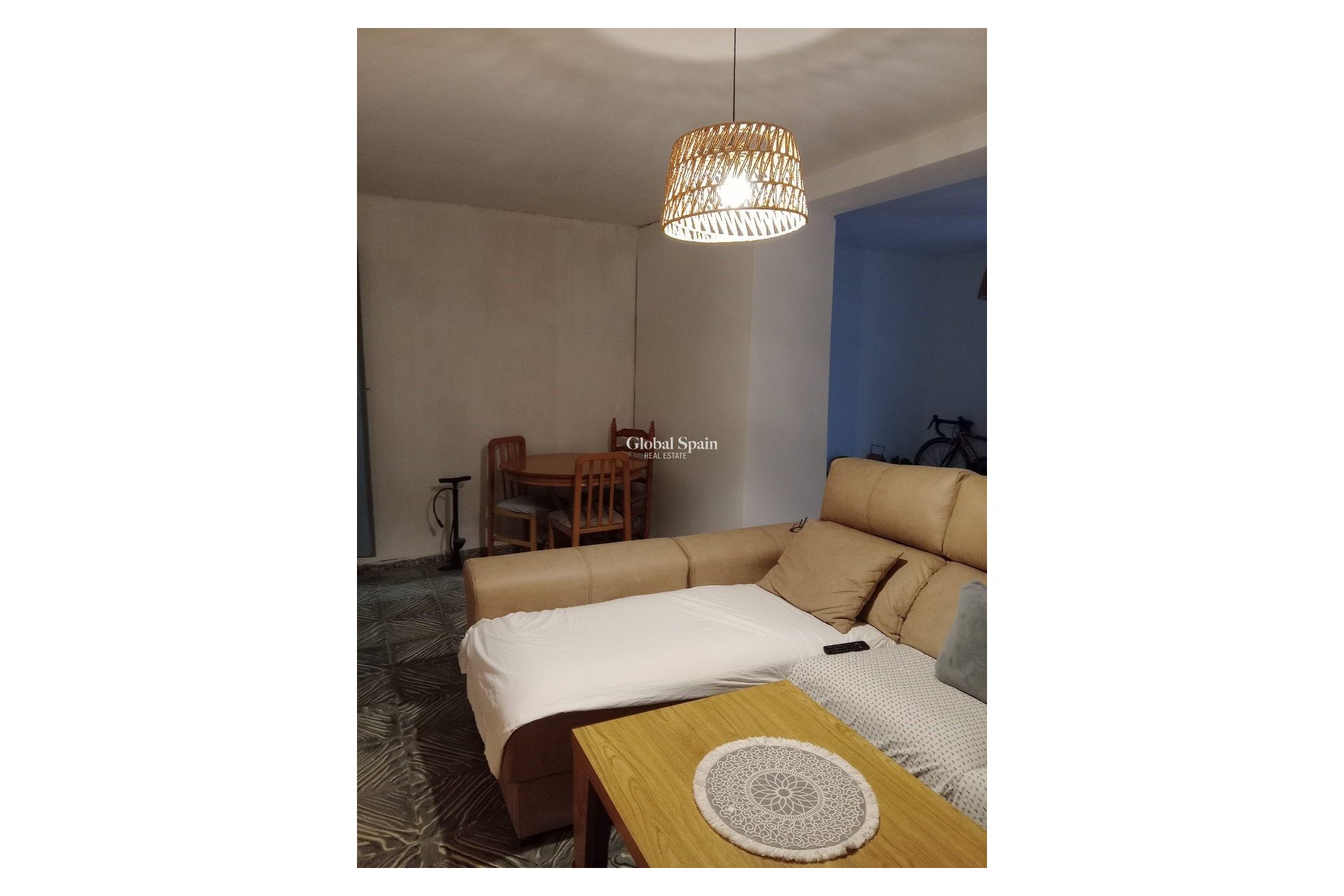 Resale - HOUSE -
CALLOSA D'EN SARRIÀ - Callosa De Ensarrià