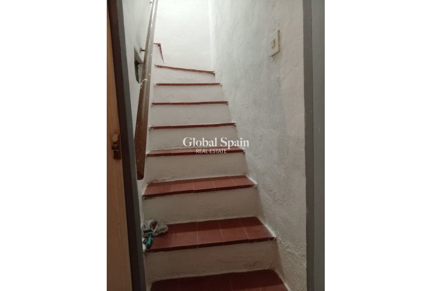 Resale - HOUSE -
CALLOSA D'EN SARRIÀ - Callosa De Ensarrià