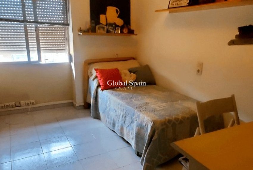 Resale - HOUSE -
CALLOSA D'EN SARRIÀ - Callosa De Ensarrià