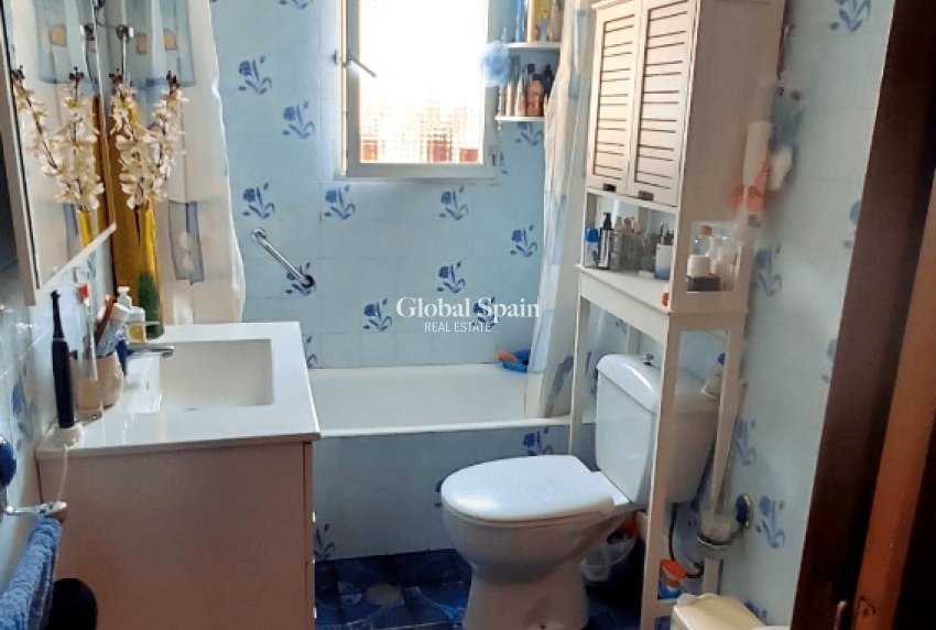 Resale - HOUSE -
CALLOSA D'EN SARRIÀ - Callosa De Ensarrià