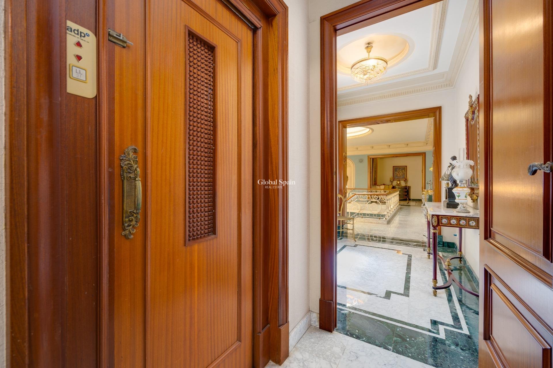 Resale - HOUSE -
CALLOSA DEL SEGURA - Comunidad Valenciana