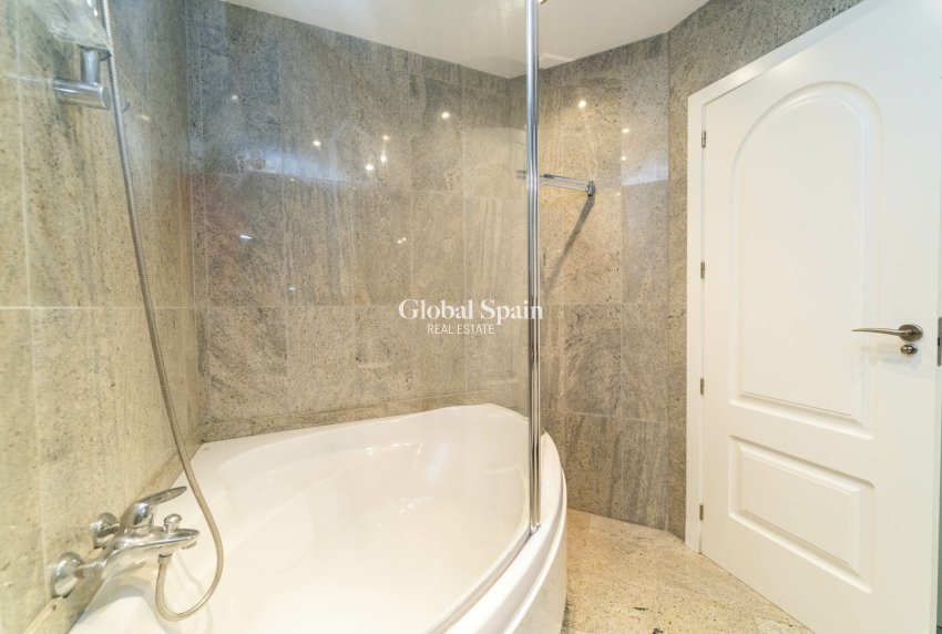 Resale - HOUSE -
CALPE - Costa Blanca