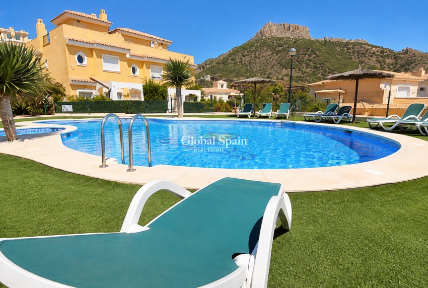 Resale - HOUSE -
CALPE - Zona Puerto Blanco - Maryvilla
