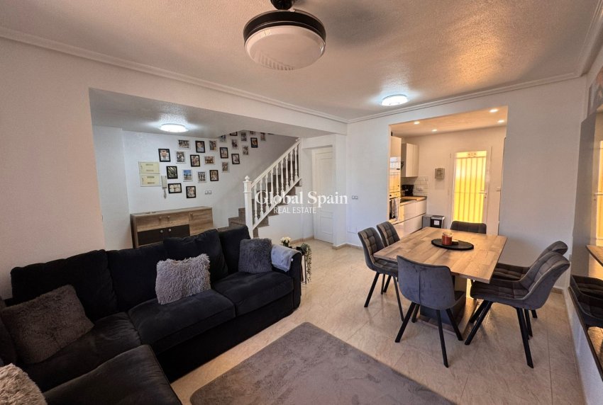 Resale - HOUSE -
CAMPOAMOR - Costa Blanca