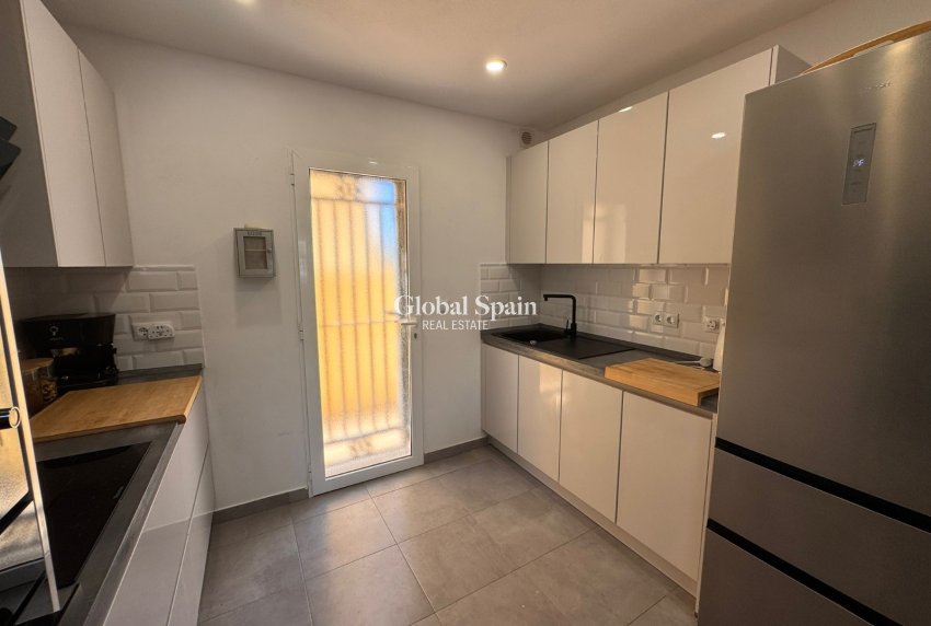 Resale - HOUSE -
CAMPOAMOR - Costa Blanca