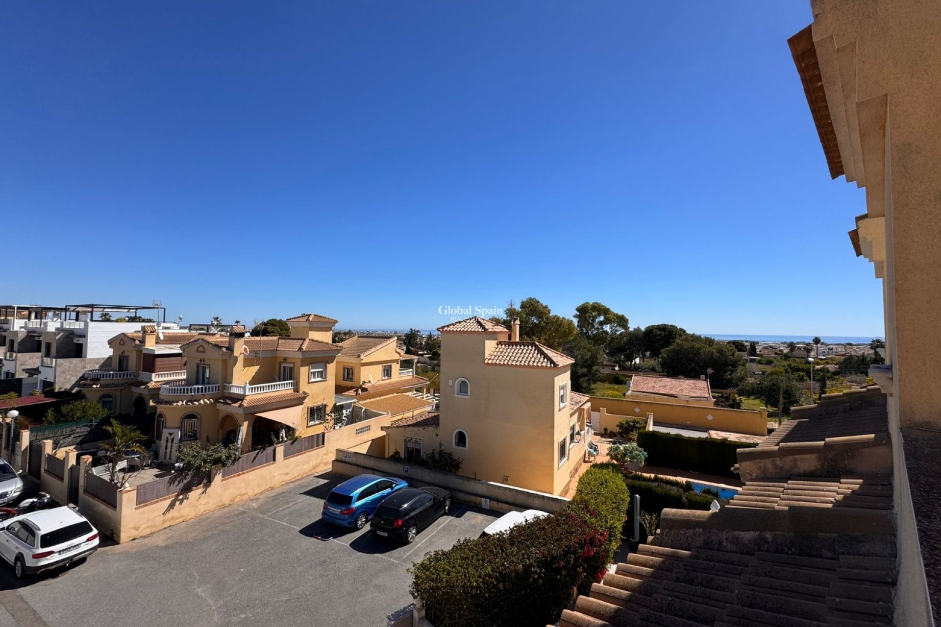 Resale - HOUSE -
CAMPOAMOR - Costa Blanca